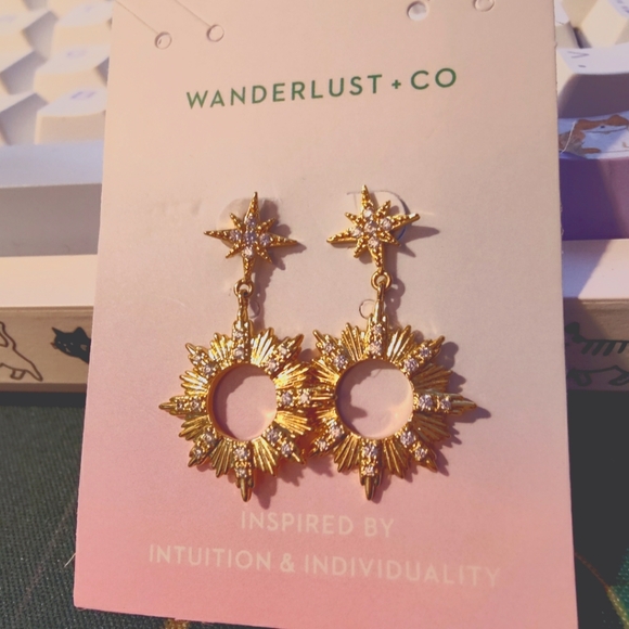 Wanderlust & Co. Sunseeker Gold earrings - Picture 1 of 8